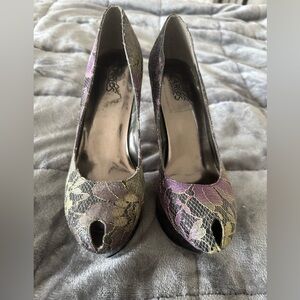 Women's Black and lace Heels